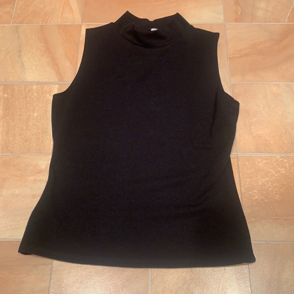 Green Envelope Women's Basic Black Mock Neck Sleeveless Tank Top